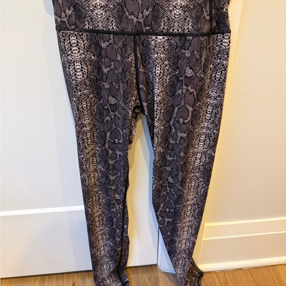 Varley Snake Print Leggings - Black and White XS